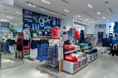 东京,日本- 2019年2月5日:东京银座地区空白商店内部 库存照片 东京,日本- 2019年2月5日:东京银座地区空白商店内部 库存照片